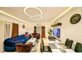3 chambres salon meublées à Fidjrossè akogbato 